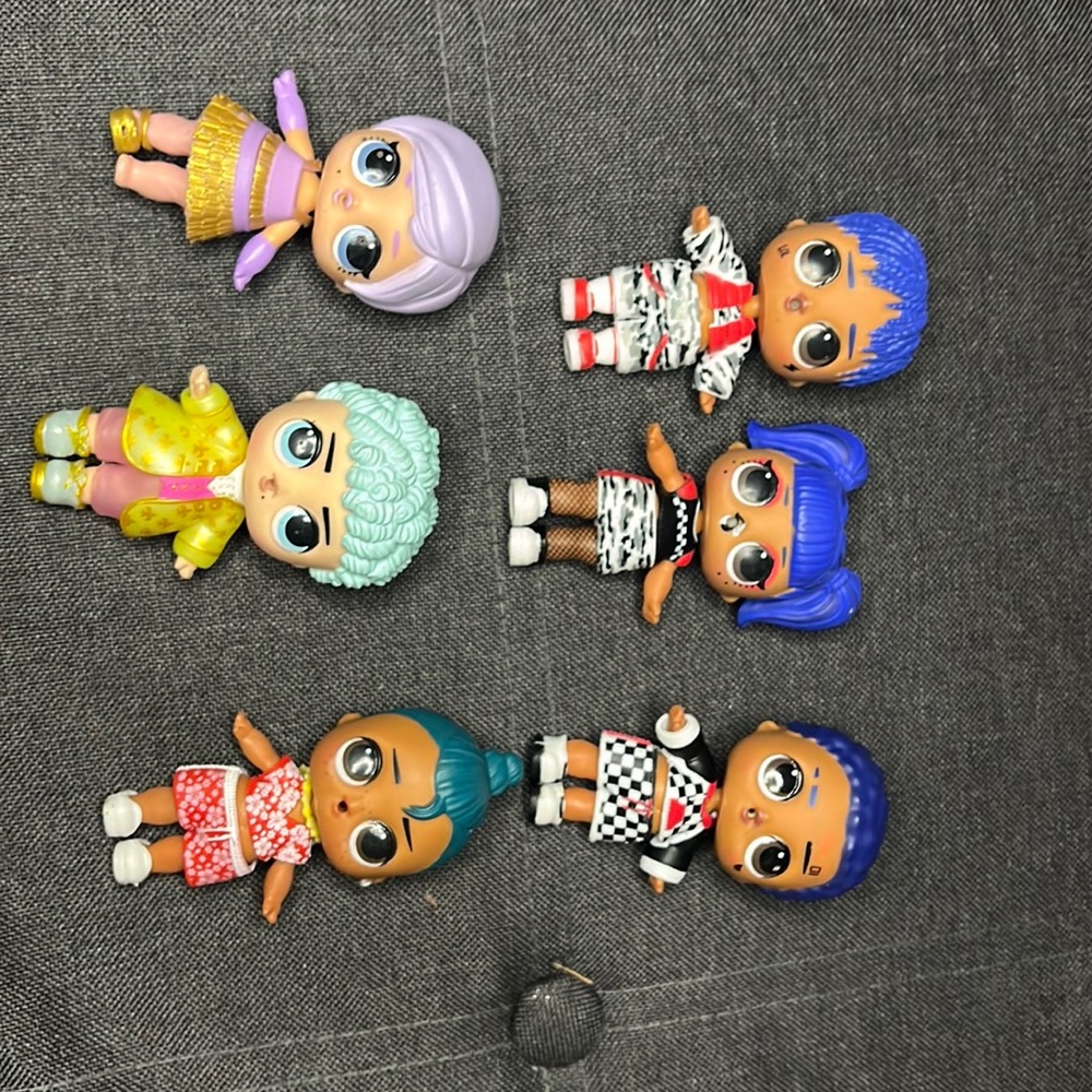 6pc LOL Dolls with accessories + pets *used*